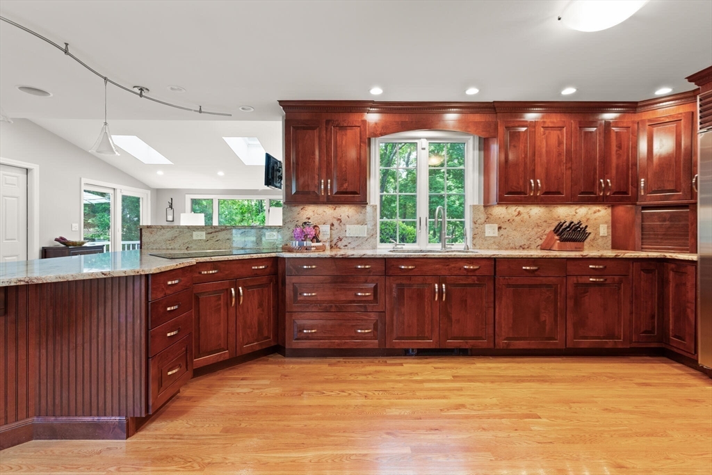 49 James Road Reading, MA 01867 - Photo 12 of 42