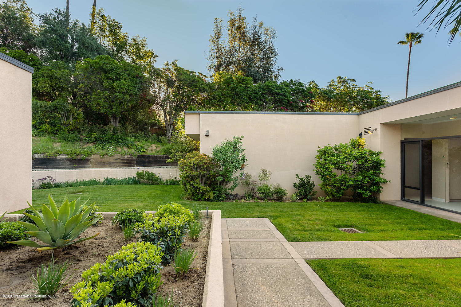 2105 Villa Heights Road Pasadena, CA 91107 - Photo 23 of 45 a view of a garden with potted plants