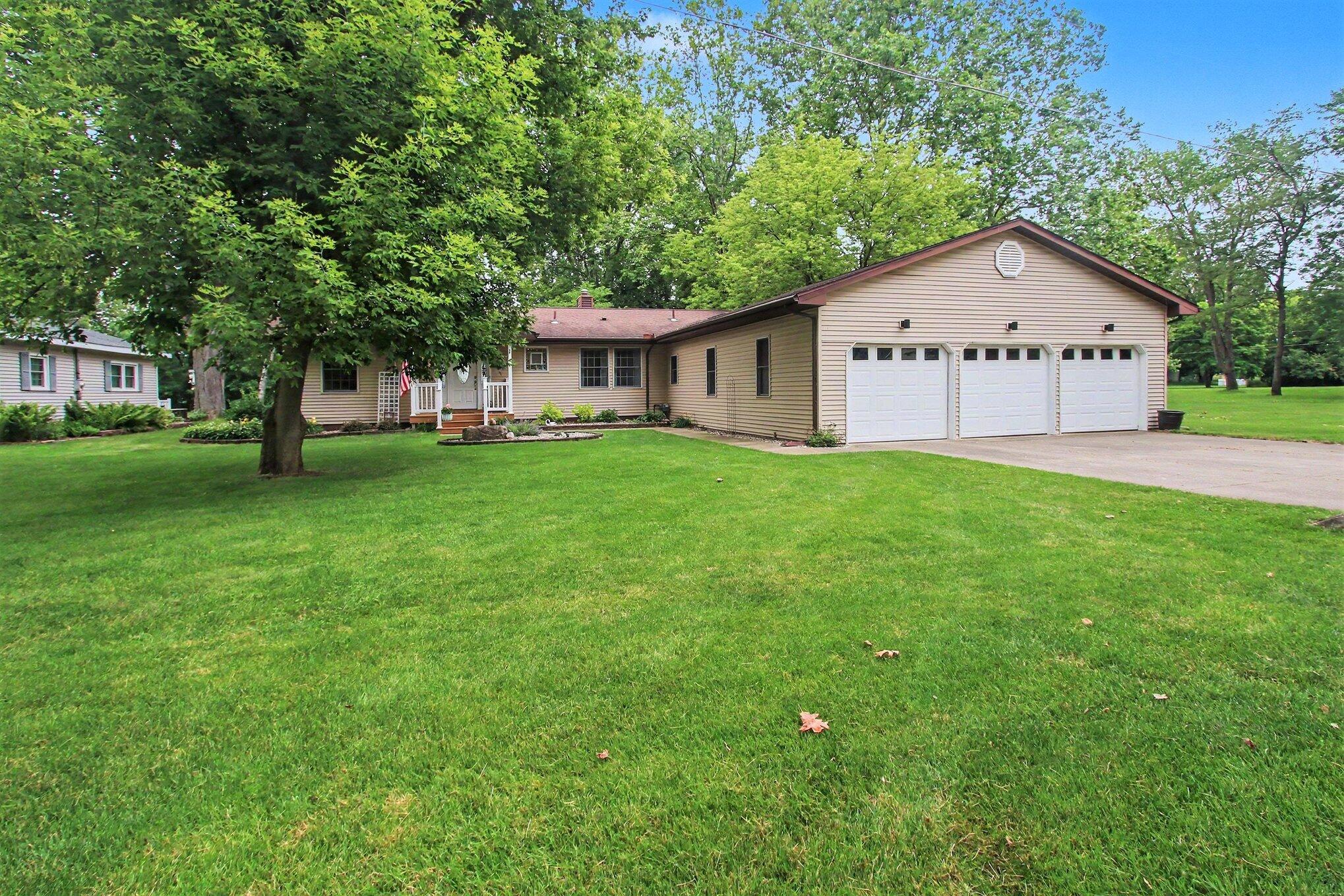 46896 Meadow Lane Decatur, MI 49045 - Photo 1 of 28 Front
