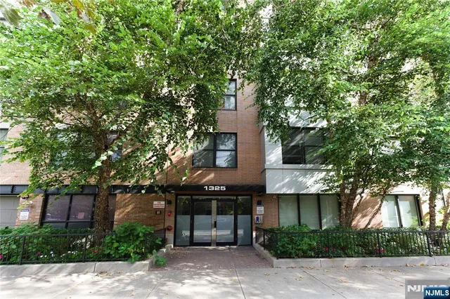 $4,800 | 1325 Adams Street, Unit 405, Hoboken, NJ 07030