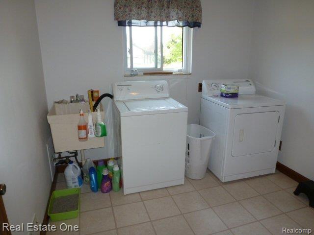 21741 Middlebelt Road New Boston, MI 48164 - Photo 9 of 22 P1010069.JPG