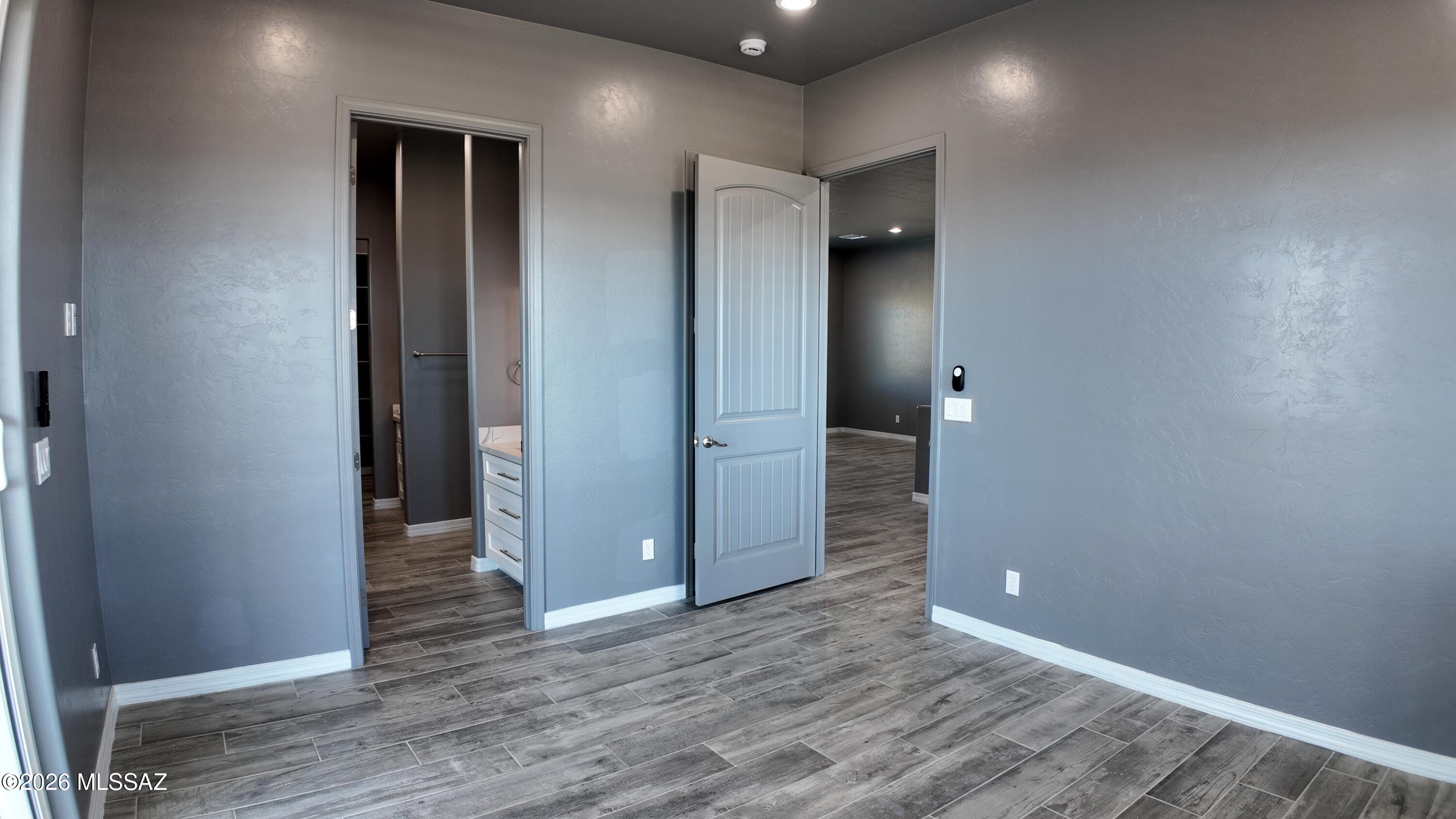 339 Circulo Chica Rio Rico, AZ 85648 - Photo 14 of 42 339 circulo chica master bed 13