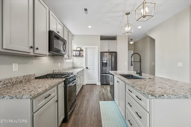 $649,900 | 2007 Logan Drive, Maryville, TN 37803