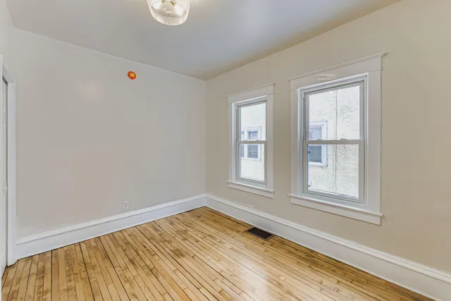 $2,599 | 3507 North Newton Avenue, Minneapolis, MN 55412