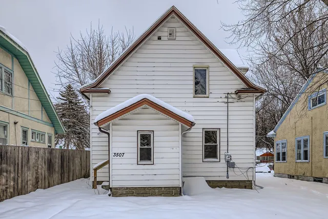 $2,599 | 3507 North Newton Avenue, Minneapolis, MN 55412