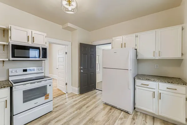 $2,599 | 3507 North Newton Avenue, Minneapolis, MN 55412