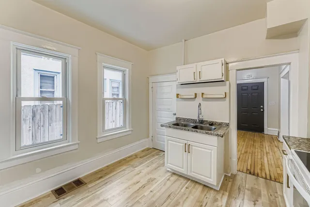 $2,599 | 3507 North Newton Avenue, Minneapolis, MN 55412