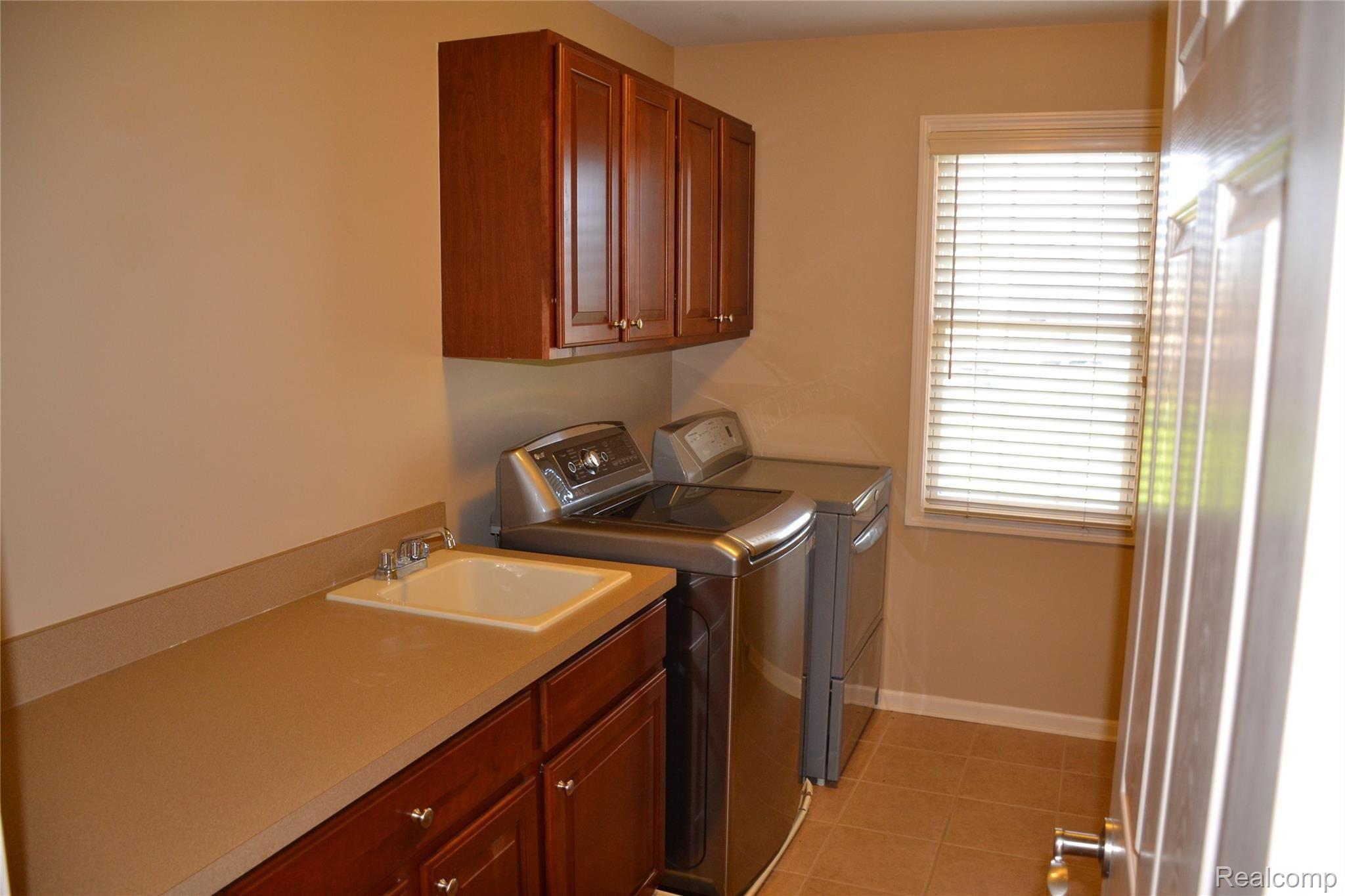 2373 Andover Boulevard Rochester, MI 48306 - Photo 30 of 52 DSC_1148.JPG