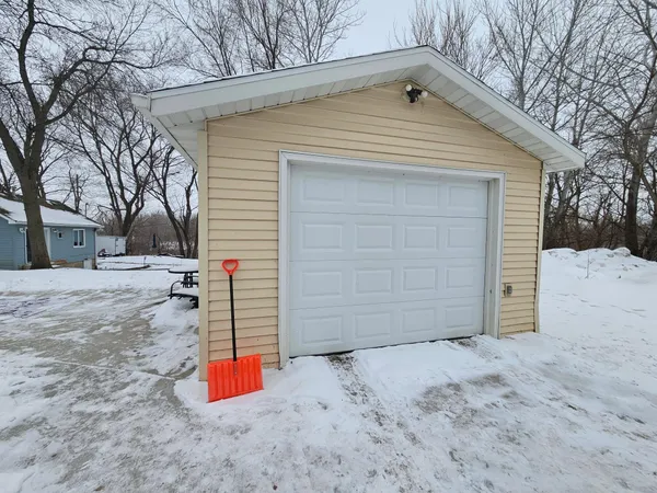 $163,900 | 109 Charlotte Avenue, Albert Lea, MN 56007