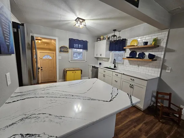 $163,900 | 109 Charlotte Avenue, Albert Lea, MN 56007