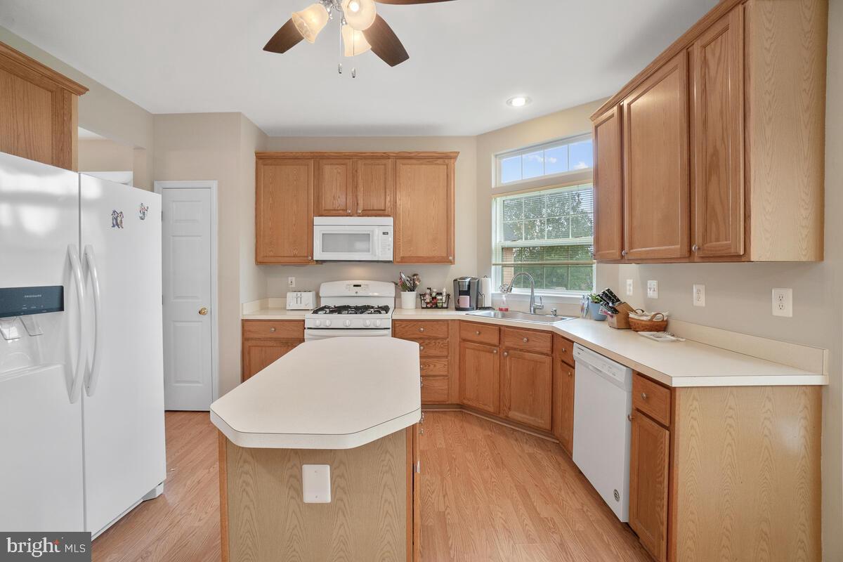 18009 Red Rocks Drive Germantown, MD 20874 - Photo 15 of 68 Gallery Image 15