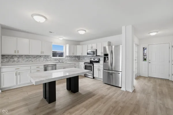 $299,900 | 7533 Bolero Court, Indianapolis, IN 46113