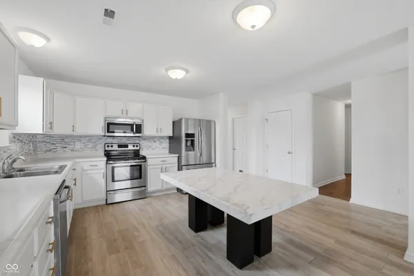 $299,900 | 7533 Bolero Court, Indianapolis, IN 46113