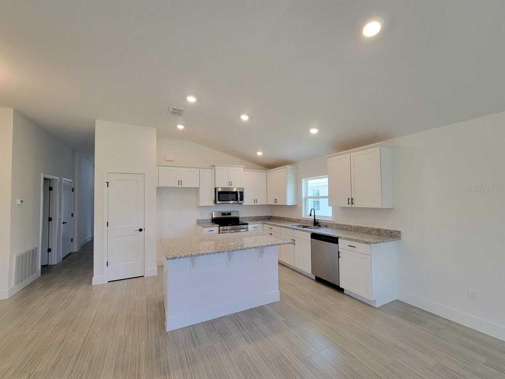 4386 Southwest 92nd Pl Road Ocala, FL 34476 - Photo 10 of 40