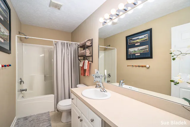 $464,900 | 8641 Suntree Drive, Zeeland, MI 49464