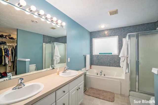 $464,900 | 8641 Suntree Drive, Zeeland, MI 49464