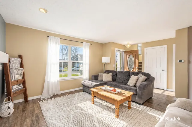 $464,900 | 8641 Suntree Drive, Zeeland, MI 49464