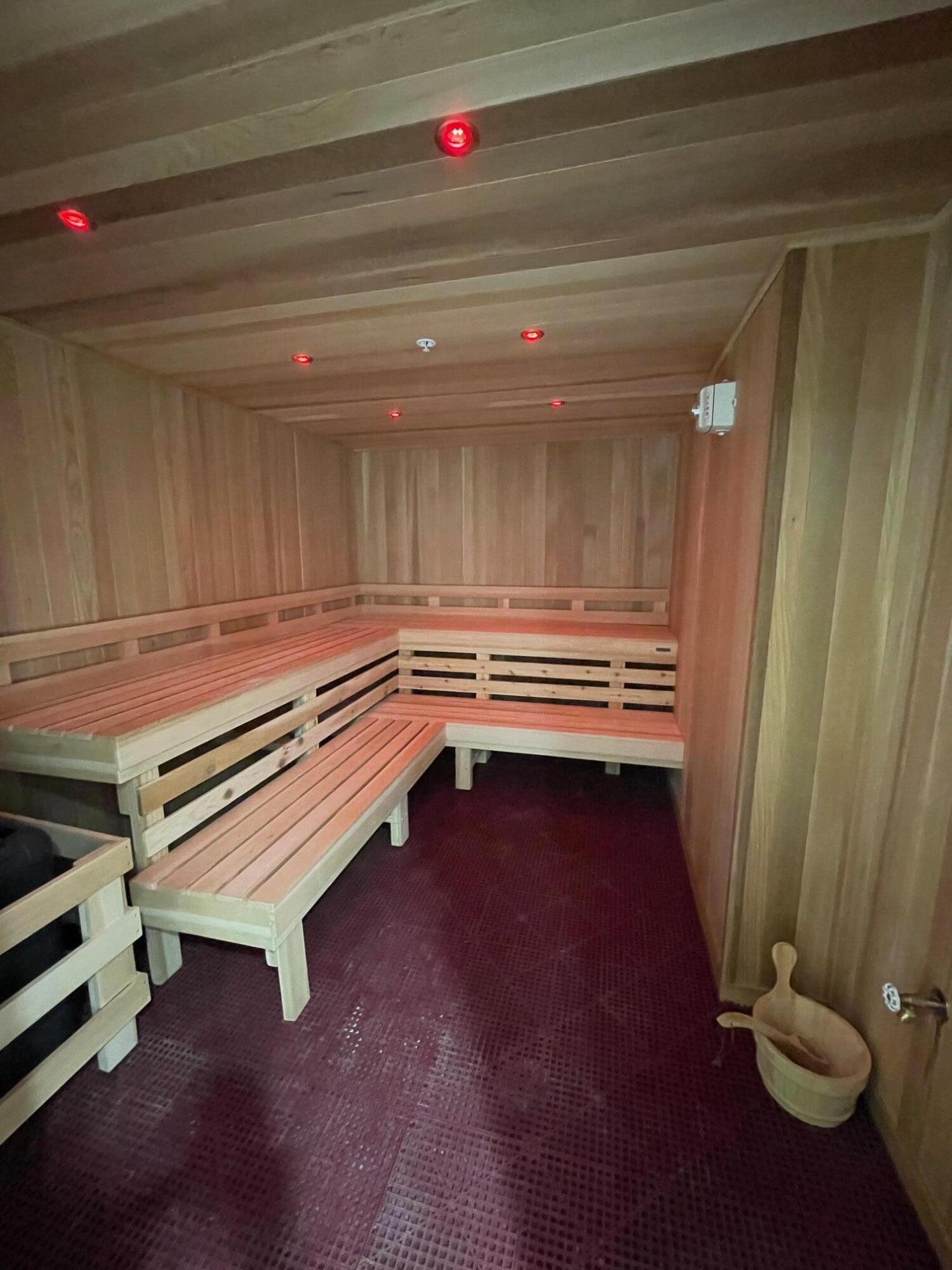 6141 Sunny Pointe Circle, Unit B Delray Beach, FL 33484 - Photo 54 of 62 a view of room with wooden floor