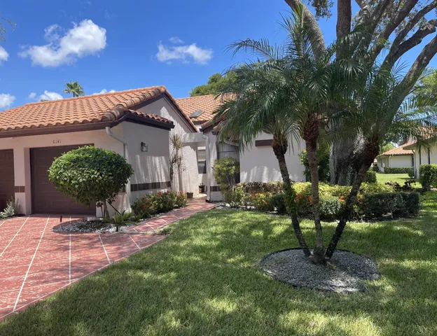 $399,000 | 6141 Sunny Pointe Circle, Unit B, Delray Beach, FL 33484