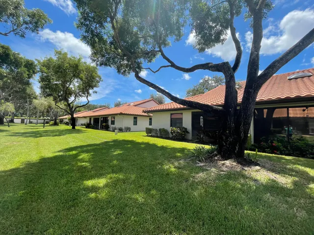 $399,000 | 6141 Sunny Pointe Circle, Unit B, Delray Beach, FL 33484