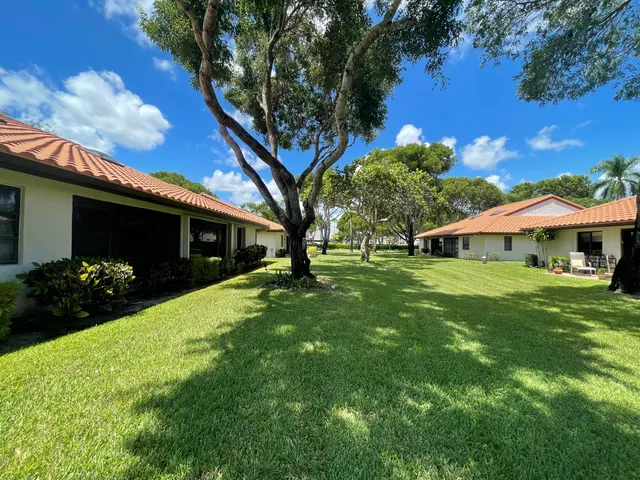 $399,000 | 6141 Sunny Pointe Circle, Unit B, Delray Beach, FL 33484