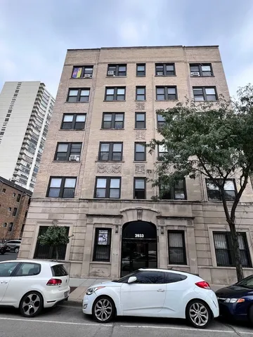 $1,550 | 3933 North Clarendon Avenue, Unit 411, Chicago, IL 60613