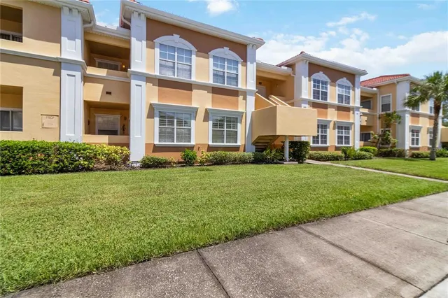 $1,775 | 1020 Villagio Circle, Unit 202, Sarasota, FL 34237