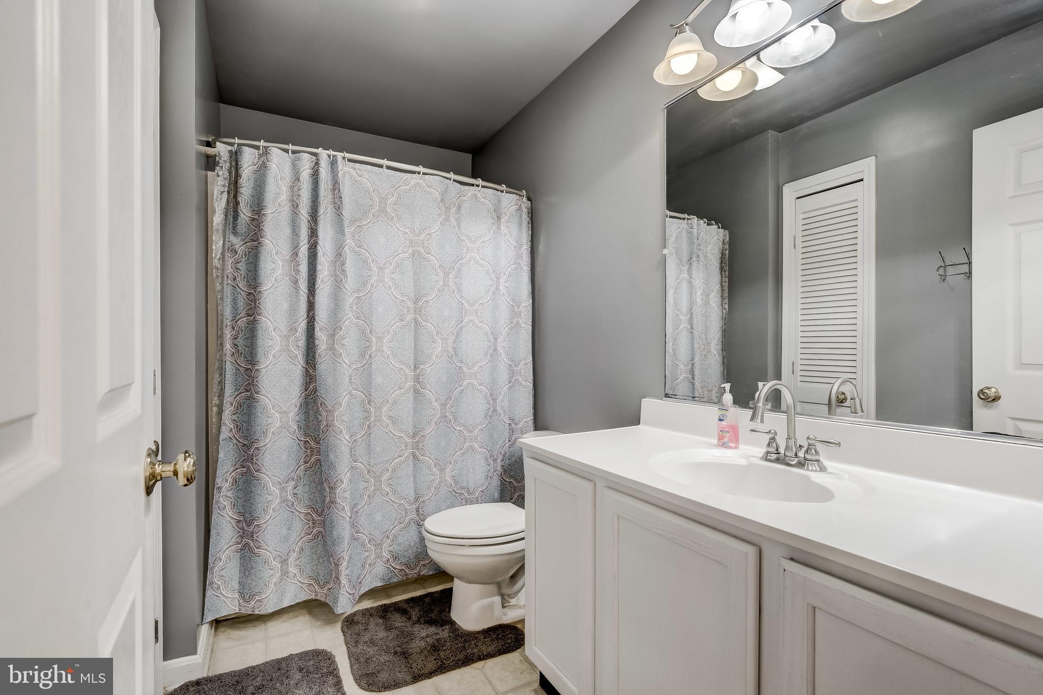 7804 Muncaster Mill Road Gaithersburg, MD 20877 - Photo 23 of 34 Bath 2