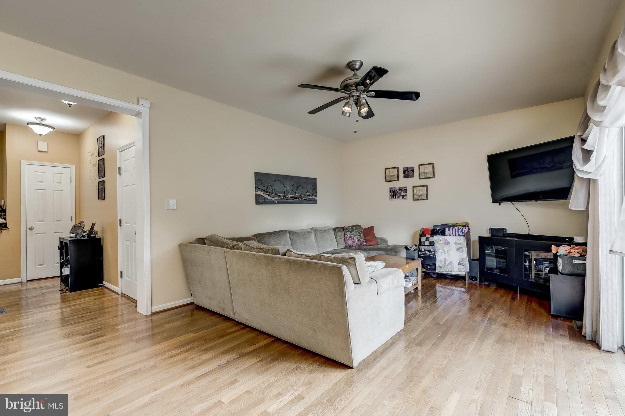 7804 Muncaster Mill Road Gaithersburg, MD 20877 - Photo 10 of 34 Family Room