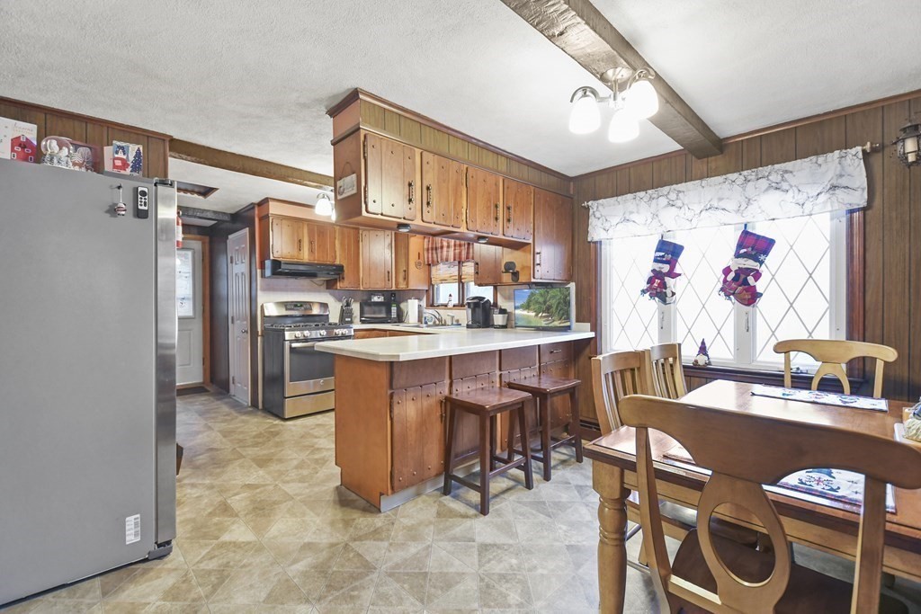 53 Chilmark Street Worcester, MA 01604 - Photo 12 of 36 Gallery Image 12