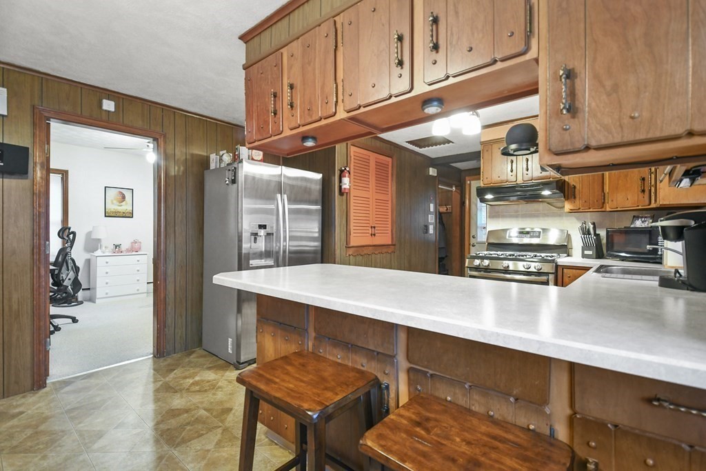 53 Chilmark Street Worcester, MA 01604 - Photo 9 of 36 Gallery Image 9