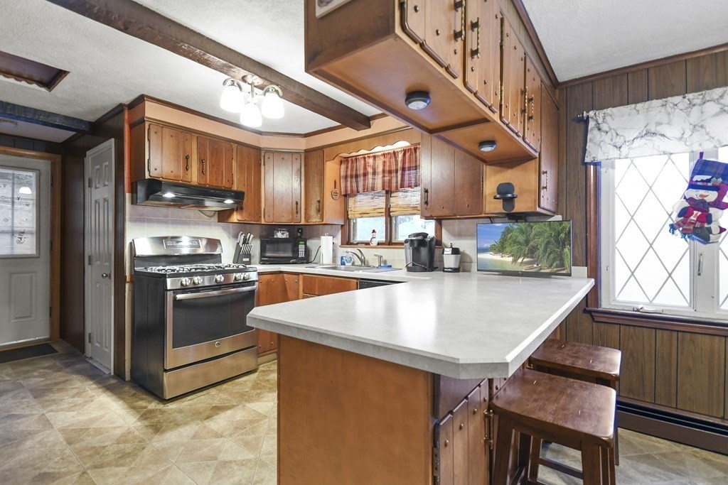 53 Chilmark Street Worcester, MA 01604 - Photo 10 of 36 Gallery Image 10
