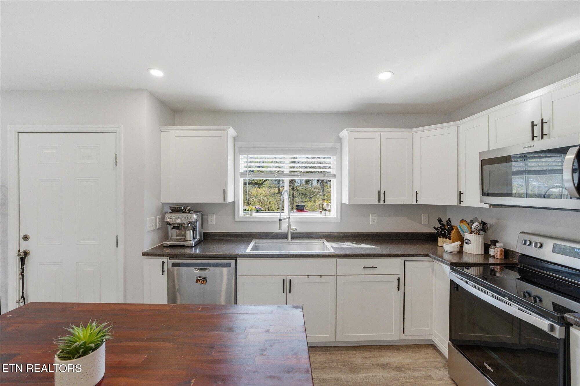 7831 Rollen Road Knoxville, TN 37920 - Photo 8 of 22 08-7831-Rollen-Rd-Knoxville-TN-8