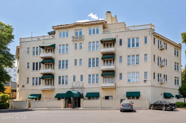 $275,000 | 2068 Walton Way, Unit 201, Augusta, GA 30904