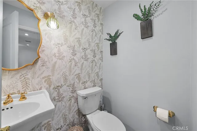 $1,249,000 | 8054 Cedros Avenue, Panorama City, CA 91402