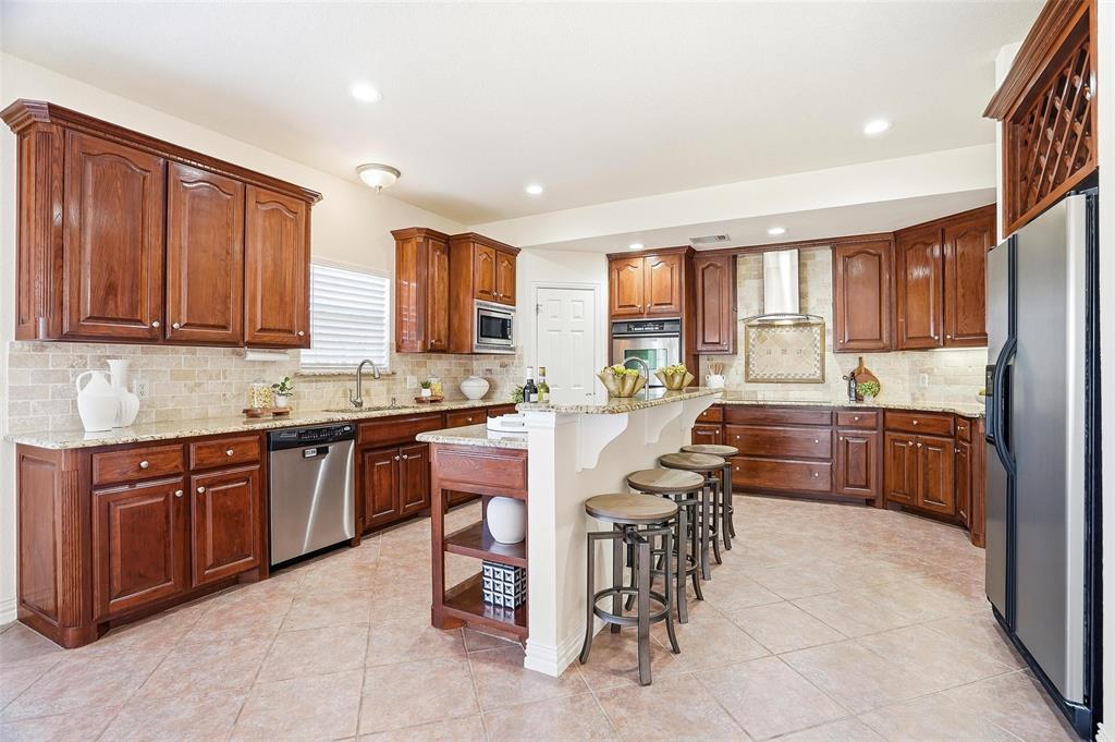 1825 Spinnaker Lane Azle, TX 76020 - Photo 4 of 40