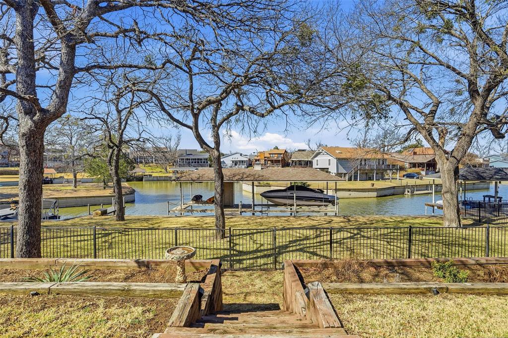 1825 Spinnaker Lane Azle, TX 76020 - Photo 6 of 40