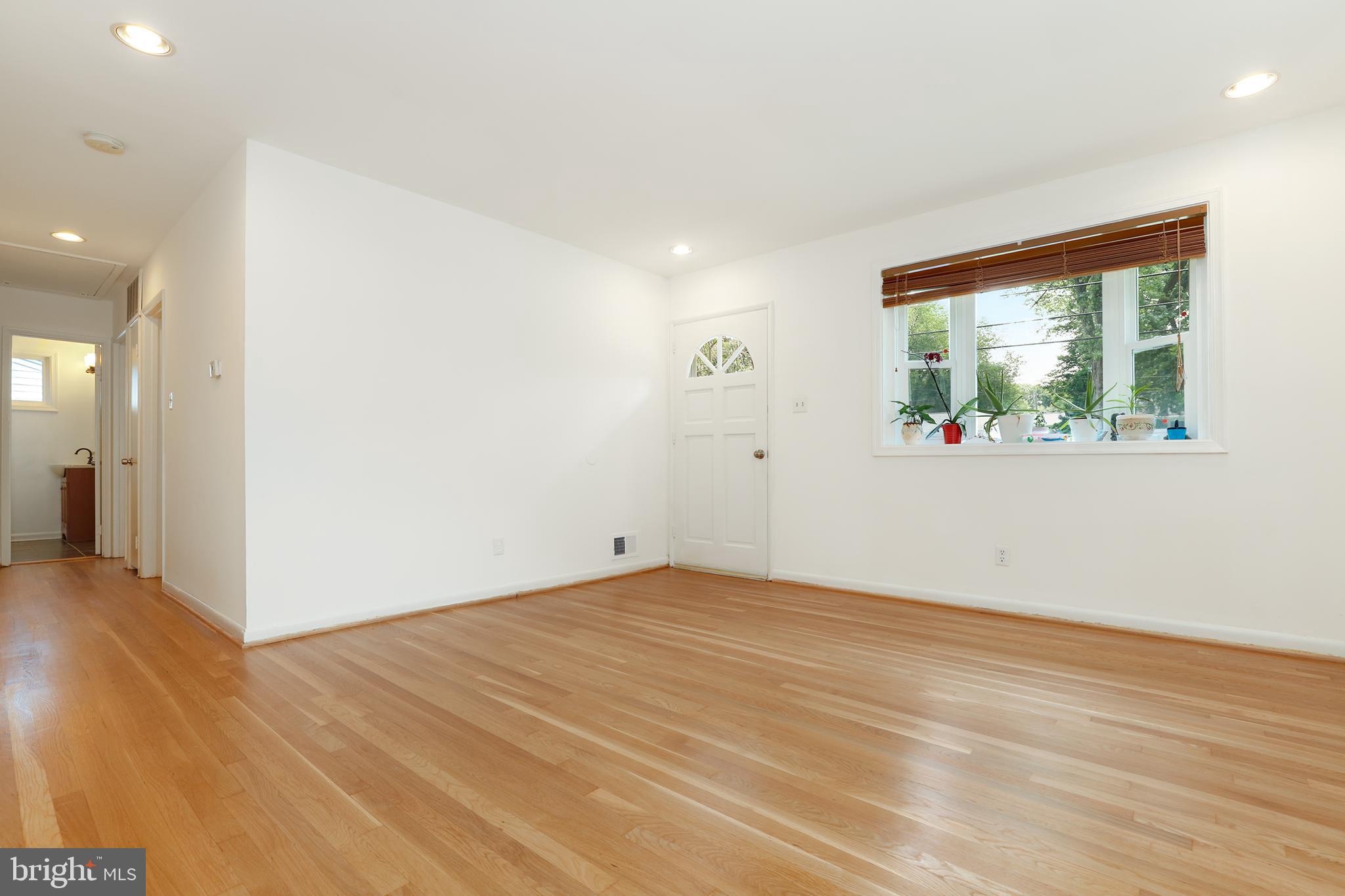 11220 Troy Road Rockville, MD 20852 - Photo 5 of 35 Gallery Image 5
