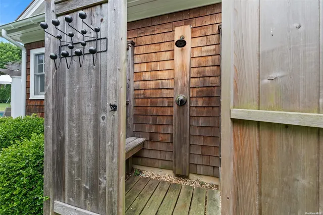 $3,725,000 | 64 Armande Street, Southampton, NY 11968