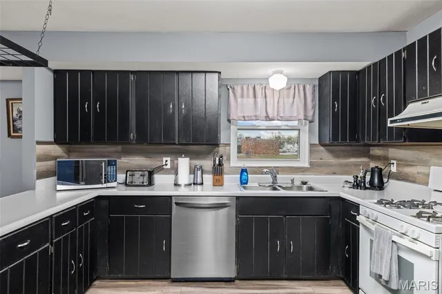 $185,000 | 1188 Boardwalk Avenue, Florissant, MO 63031