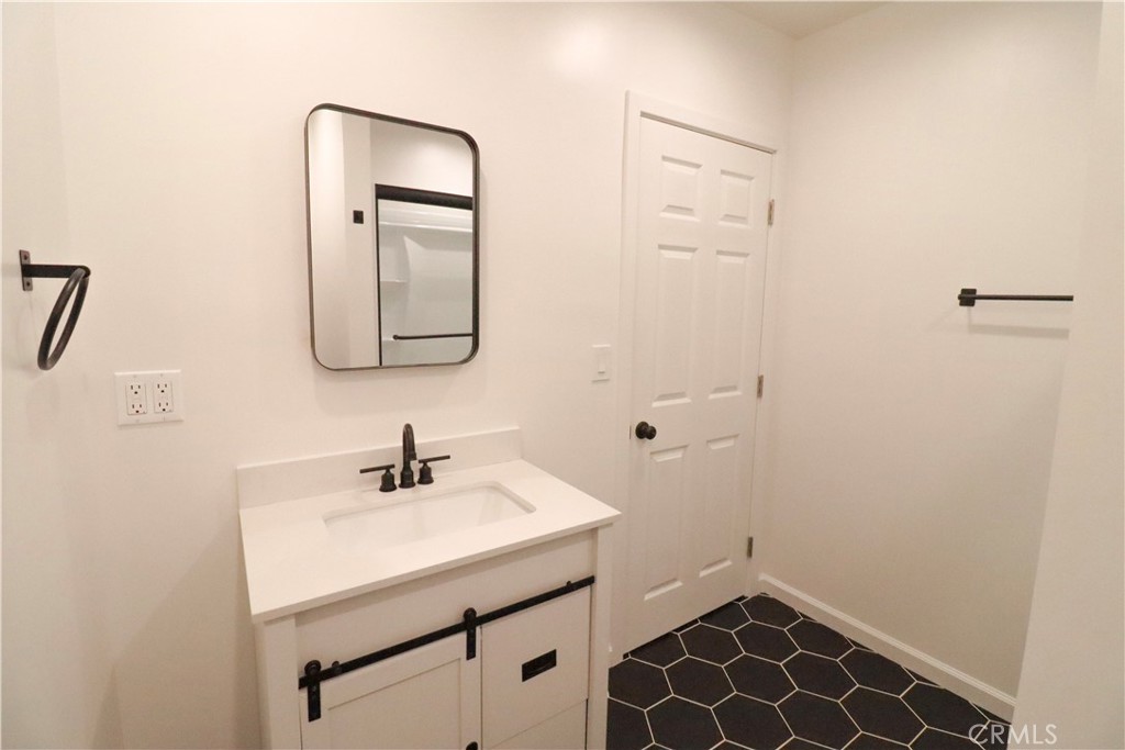 3152 Lime Street Riverside, CA 92501 - Photo 22 of 26 Bathroom 2