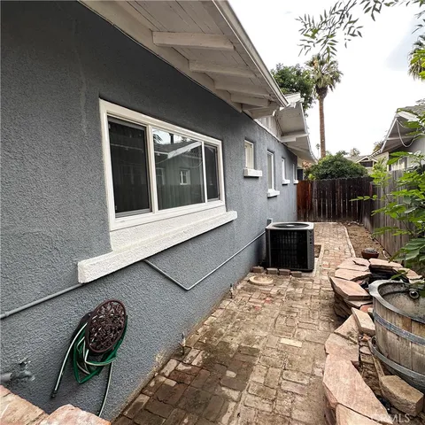 $3,200 | 3152 Lime Street, Riverside, CA 92501