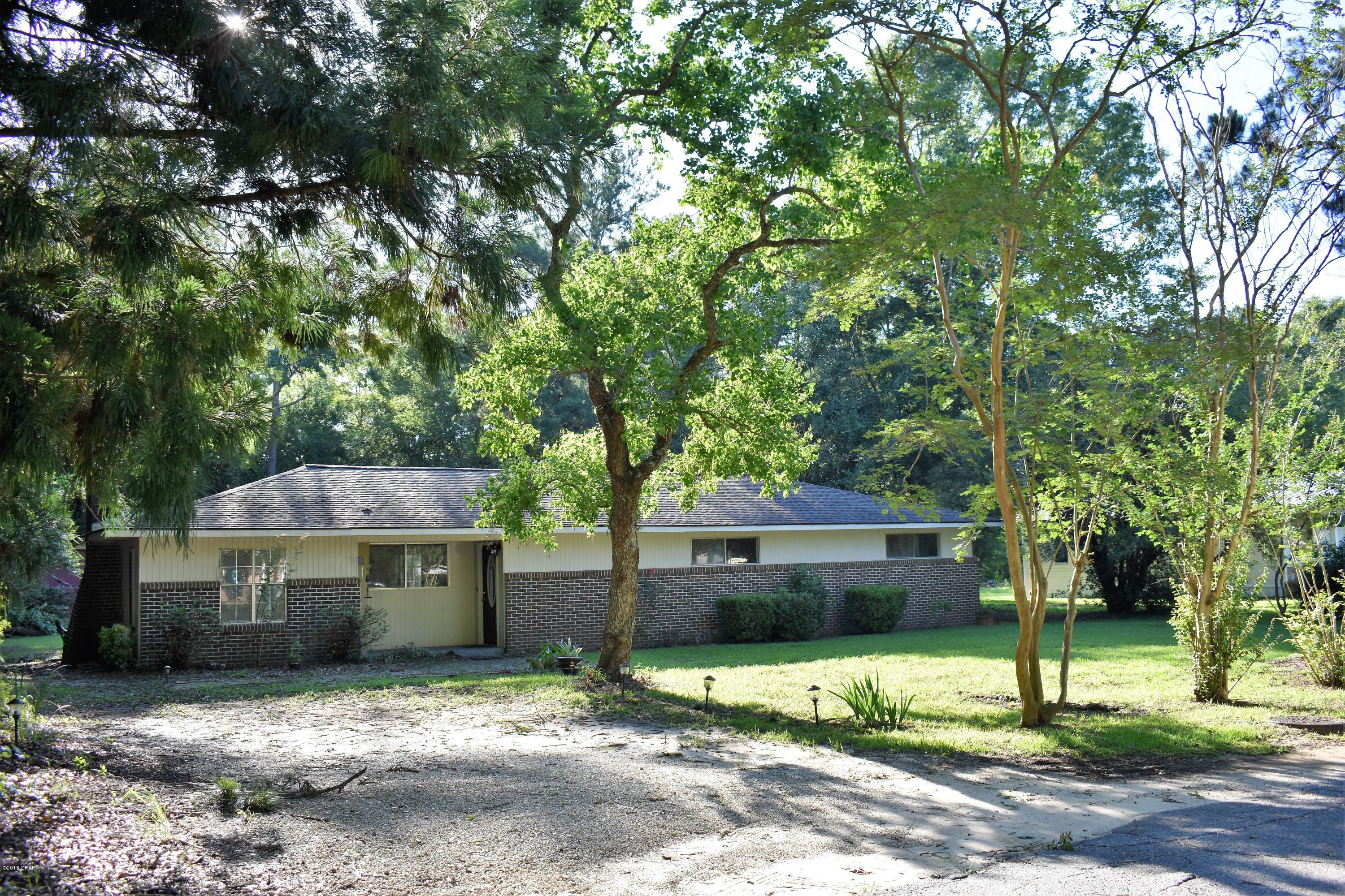 844 Maple Street Chipley, FL 32428 - Photo 1 of 20
