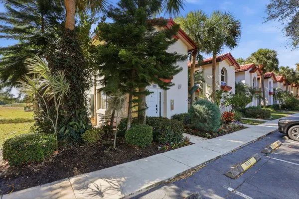 $389,000 | 440 Northwest 67th Street, Unit 201, Boca Raton, FL 33487