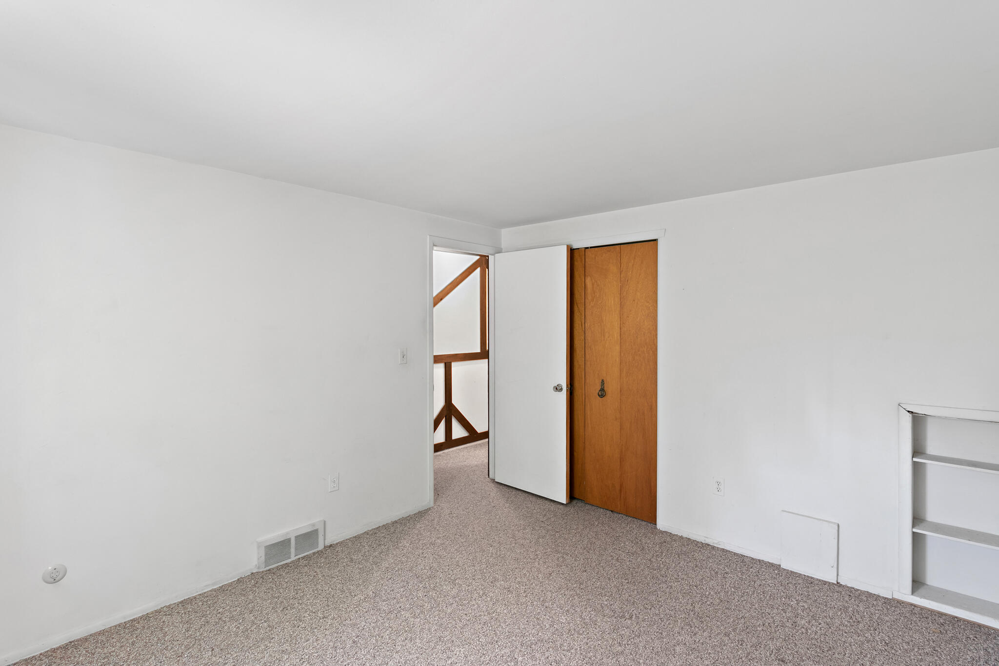 16110 Wayne Road Livonia, MI 48154 - Photo 31 of 44 IMG_0560