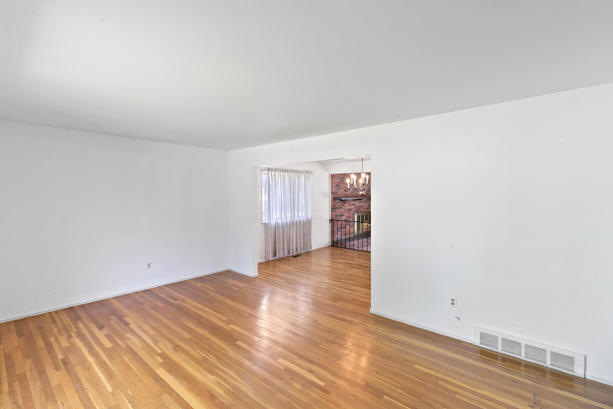 16110 Wayne Road Livonia, MI 48154 - Photo 6 of 44 IMG_0440