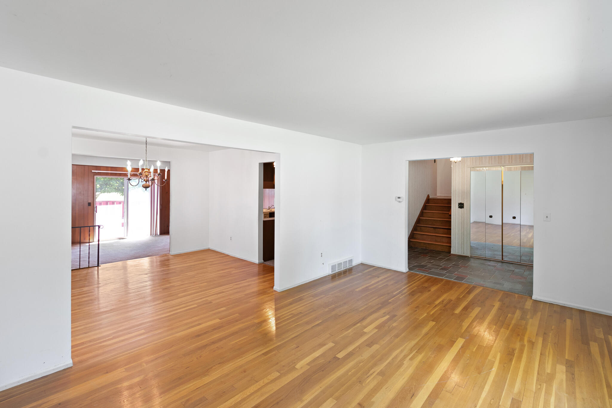 16110 Wayne Road Livonia, MI 48154 - Photo 8 of 44 IMG_0435
