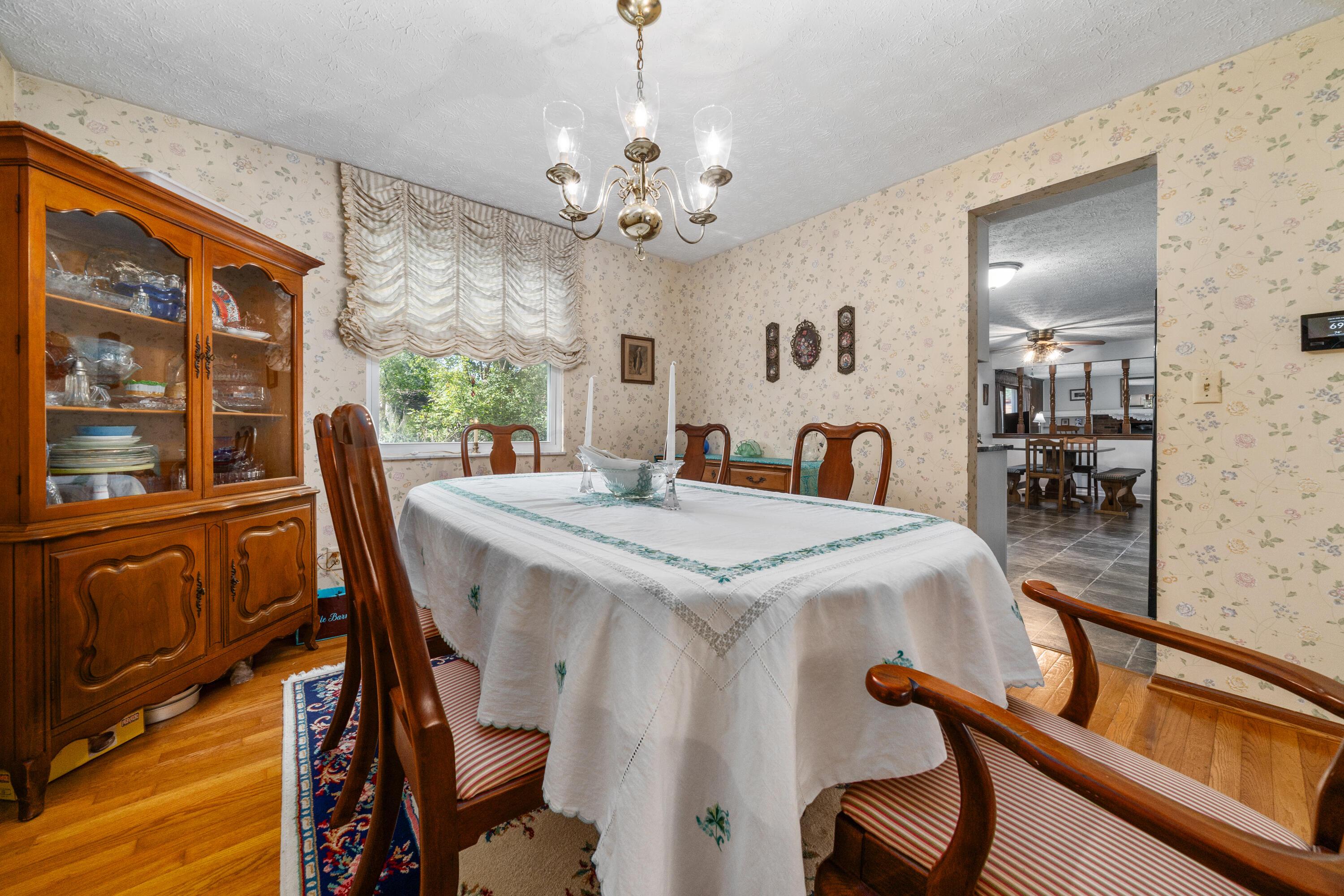 639 Link Road Whitehall, OH 43213 - Photo 10 of 73 10-print-DSC04296