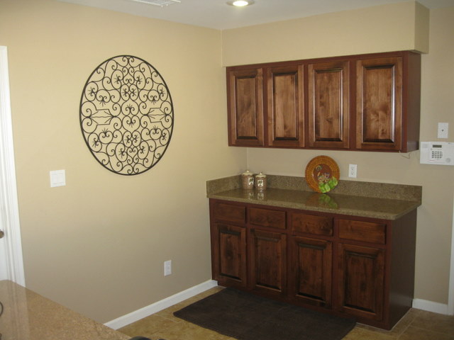 3820 West Dalphin Road Phoenix, AZ 85051 - Photo 8 of 26 Kitchen cabinets