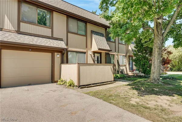 $162,000 | 35007 South Turtle Trail, Unit A, Willoughby, OH 44094